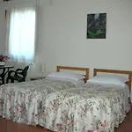 לינה וארוחת בוקר Refe 3*